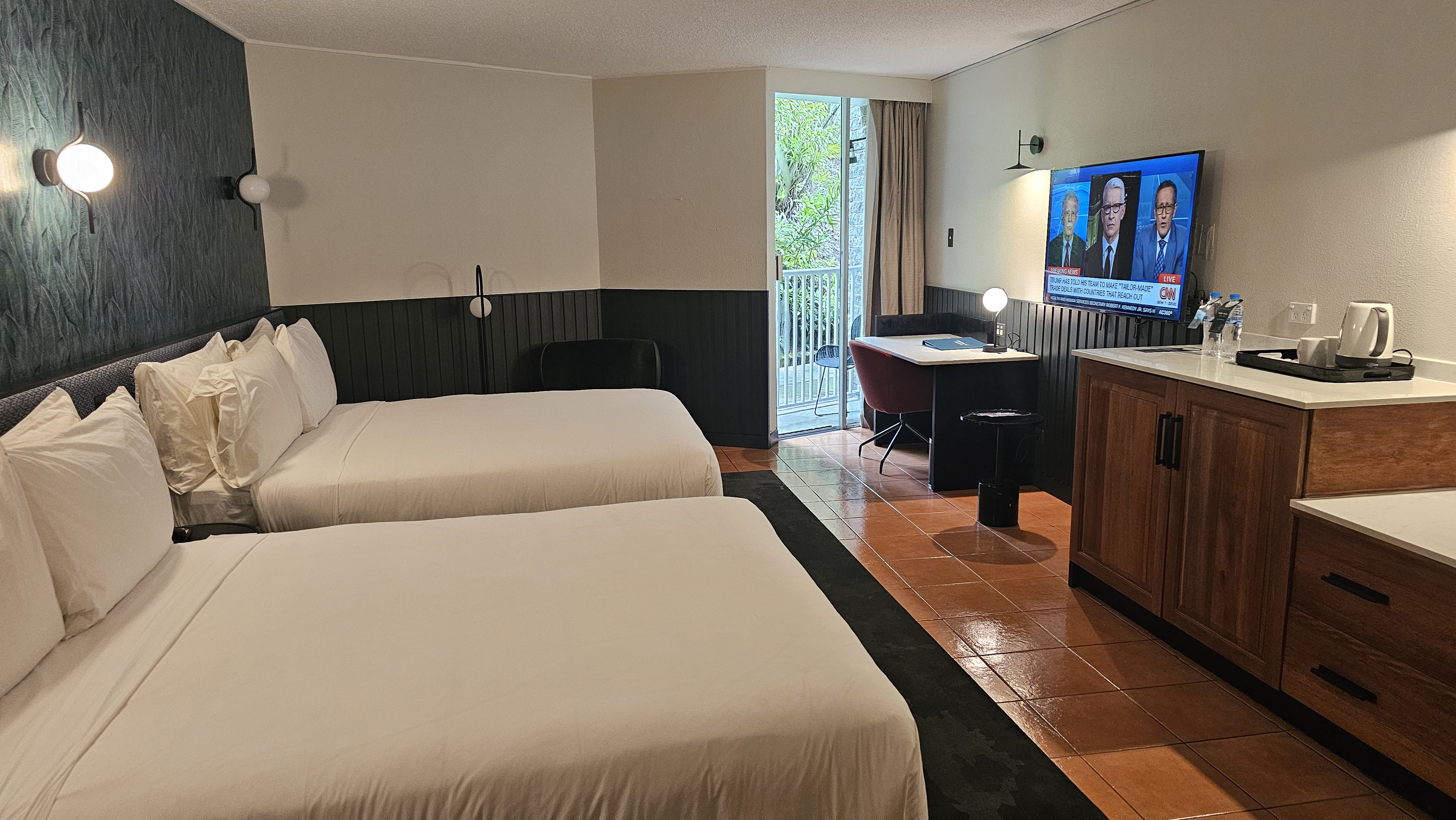 HOLIDAY INN REFURBISHMENT